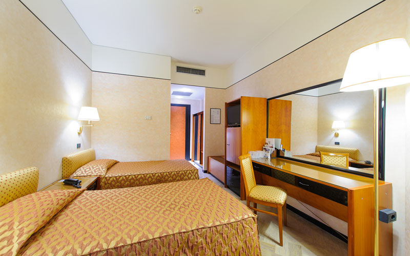 ADMIRAL ART HOTEL